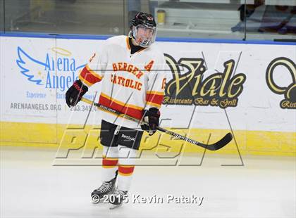 Thumbnail 2 in Seton Hall Prep vs. Bergen Catholic (Notre Dame New Year's Invitational Consolation) photogallery.
