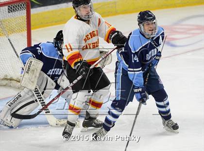 Thumbnail 1 in Seton Hall Prep vs. Bergen Catholic (Notre Dame New Year's Invitational Consolation) photogallery.