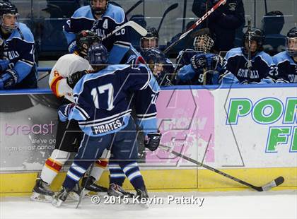 Thumbnail 2 in Seton Hall Prep vs. Bergen Catholic (Notre Dame New Year's Invitational Consolation) photogallery.