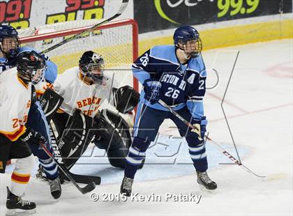 Thumbnail 1 in Seton Hall Prep vs. Bergen Catholic (Notre Dame New Year's Invitational Consolation) photogallery.