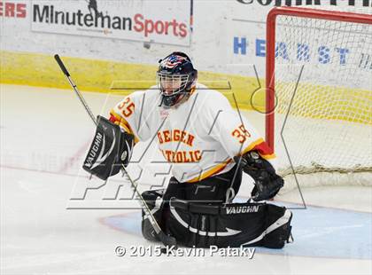 Thumbnail 1 in Seton Hall Prep vs. Bergen Catholic (Notre Dame New Year's Invitational Consolation) photogallery.