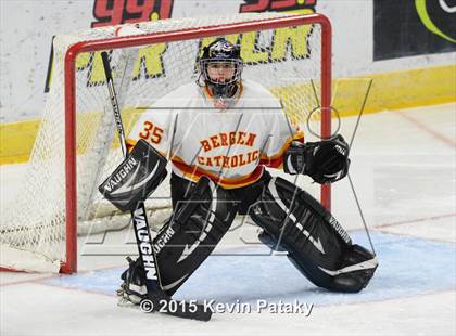 Thumbnail 3 in Seton Hall Prep vs. Bergen Catholic (Notre Dame New Year's Invitational Consolation) photogallery.