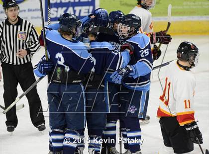 Thumbnail 2 in Seton Hall Prep vs. Bergen Catholic (Notre Dame New Year's Invitational Consolation) photogallery.