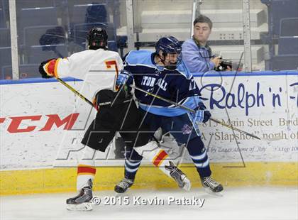 Thumbnail 2 in Seton Hall Prep vs. Bergen Catholic (Notre Dame New Year's Invitational Consolation) photogallery.