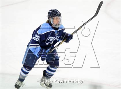 Thumbnail 2 in Seton Hall Prep vs. Bergen Catholic (Notre Dame New Year's Invitational Consolation) photogallery.