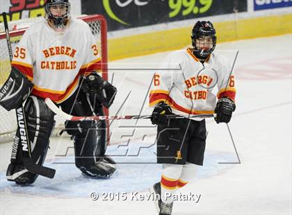 Thumbnail 1 in Seton Hall Prep vs. Bergen Catholic (Notre Dame New Year's Invitational Consolation) photogallery.