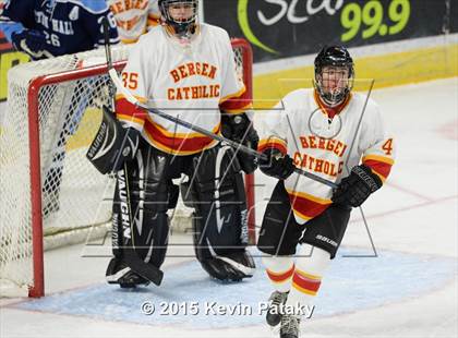 Thumbnail 1 in Seton Hall Prep vs. Bergen Catholic (Notre Dame New Year's Invitational Consolation) photogallery.