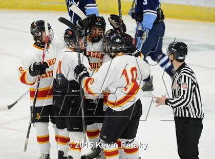 Thumbnail 3 in Seton Hall Prep vs. Bergen Catholic (Notre Dame New Year's Invitational Consolation) photogallery.