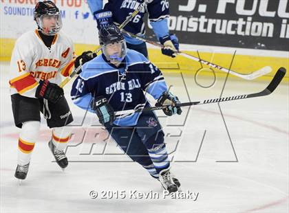 Thumbnail 3 in Seton Hall Prep vs. Bergen Catholic (Notre Dame New Year's Invitational Consolation) photogallery.
