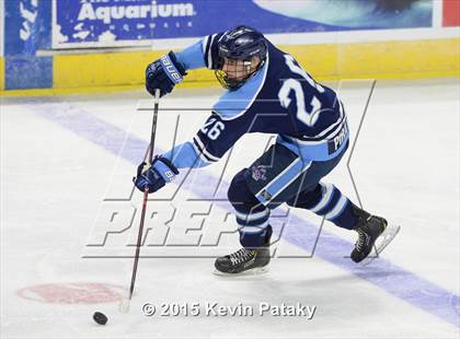 Thumbnail 2 in Seton Hall Prep vs. Bergen Catholic (Notre Dame New Year's Invitational Consolation) photogallery.
