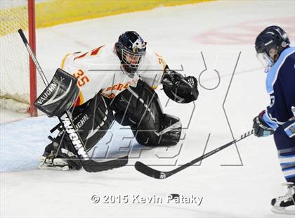 Thumbnail 3 in Seton Hall Prep vs. Bergen Catholic (Notre Dame New Year's Invitational Consolation) photogallery.