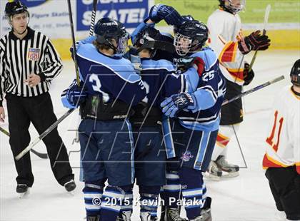 Thumbnail 3 in Seton Hall Prep vs. Bergen Catholic (Notre Dame New Year's Invitational Consolation) photogallery.