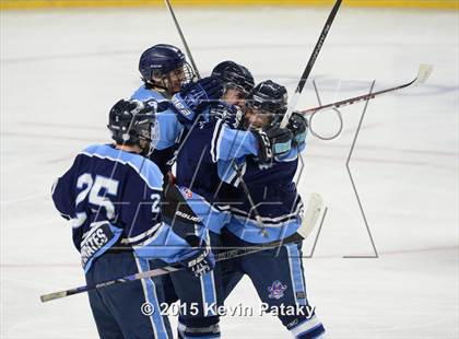 Thumbnail 1 in Seton Hall Prep vs. Bergen Catholic (Notre Dame New Year's Invitational Consolation) photogallery.