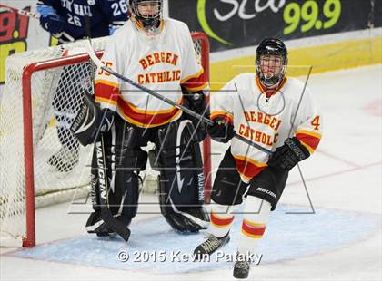 Thumbnail 3 in Seton Hall Prep vs. Bergen Catholic (Notre Dame New Year's Invitational Consolation) photogallery.