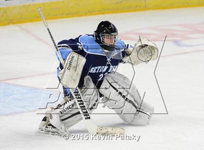 Thumbnail 2 in Seton Hall Prep vs. Bergen Catholic (Notre Dame New Year's Invitational Consolation) photogallery.