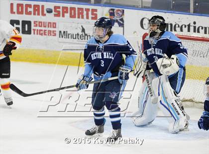 Thumbnail 2 in Seton Hall Prep vs. Bergen Catholic (Notre Dame New Year's Invitational Consolation) photogallery.