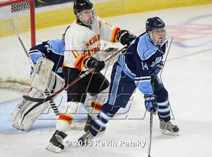 Thumbnail 3 in Seton Hall Prep vs. Bergen Catholic (Notre Dame New Year's Invitational Consolation) photogallery.