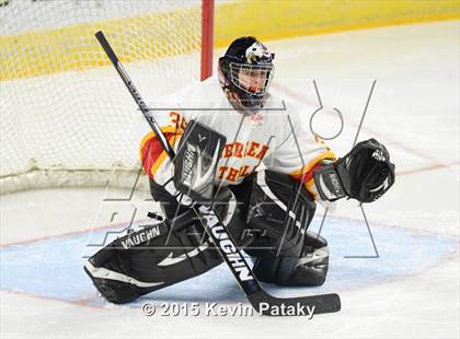 Thumbnail 2 in Seton Hall Prep vs. Bergen Catholic (Notre Dame New Year's Invitational Consolation) photogallery.