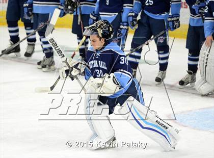 Thumbnail 3 in Seton Hall Prep vs. Bergen Catholic (Notre Dame New Year's Invitational Consolation) photogallery.