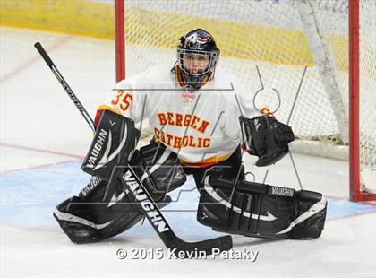 Thumbnail 2 in Seton Hall Prep vs. Bergen Catholic (Notre Dame New Year's Invitational Consolation) photogallery.