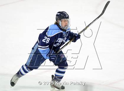 Thumbnail 3 in Seton Hall Prep vs. Bergen Catholic (Notre Dame New Year's Invitational Consolation) photogallery.