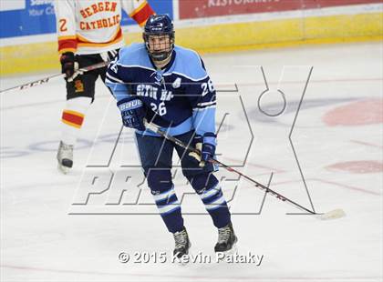 Thumbnail 3 in Seton Hall Prep vs. Bergen Catholic (Notre Dame New Year's Invitational Consolation) photogallery.