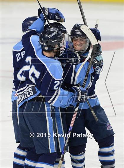 Thumbnail 3 in Seton Hall Prep vs. Bergen Catholic (Notre Dame New Year's Invitational Consolation) photogallery.