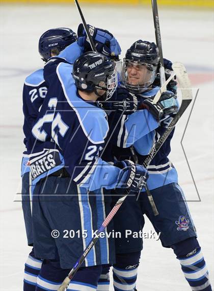 Thumbnail 1 in Seton Hall Prep vs. Bergen Catholic (Notre Dame New Year's Invitational Consolation) photogallery.