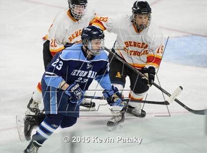 Thumbnail 1 in Seton Hall Prep vs. Bergen Catholic (Notre Dame New Year's Invitational Consolation) photogallery.