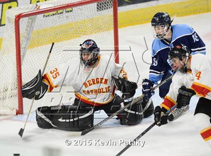 Thumbnail 3 in Seton Hall Prep vs. Bergen Catholic (Notre Dame New Year's Invitational Consolation) photogallery.