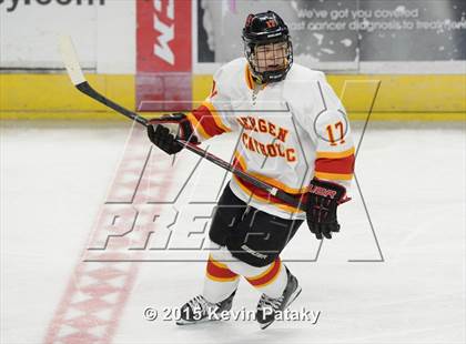 Thumbnail 3 in Seton Hall Prep vs. Bergen Catholic (Notre Dame New Year's Invitational Consolation) photogallery.