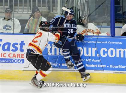 Thumbnail 2 in Seton Hall Prep vs. Bergen Catholic (Notre Dame New Year's Invitational Consolation) photogallery.
