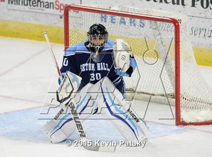 Thumbnail 2 in Seton Hall Prep vs. Bergen Catholic (Notre Dame New Year's Invitational Consolation) photogallery.