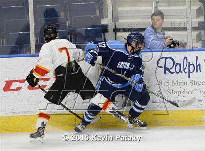 Thumbnail 1 in Seton Hall Prep vs. Bergen Catholic (Notre Dame New Year's Invitational Consolation) photogallery.