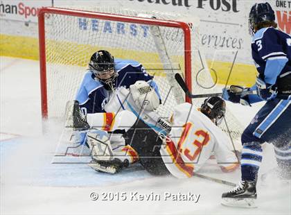 Thumbnail 1 in Seton Hall Prep vs. Bergen Catholic (Notre Dame New Year's Invitational Consolation) photogallery.