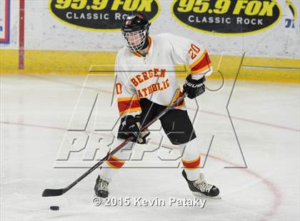 Thumbnail 1 in Seton Hall Prep vs. Bergen Catholic (Notre Dame New Year's Invitational Consolation) photogallery.