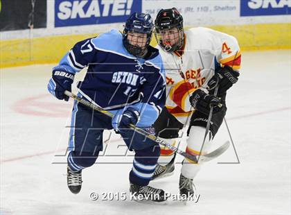 Thumbnail 2 in Seton Hall Prep vs. Bergen Catholic (Notre Dame New Year's Invitational Consolation) photogallery.