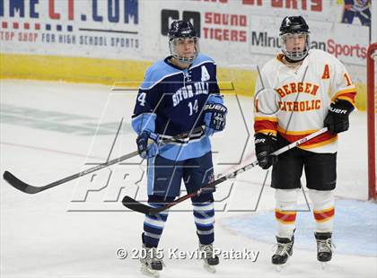 Thumbnail 2 in Seton Hall Prep vs. Bergen Catholic (Notre Dame New Year's Invitational Consolation) photogallery.