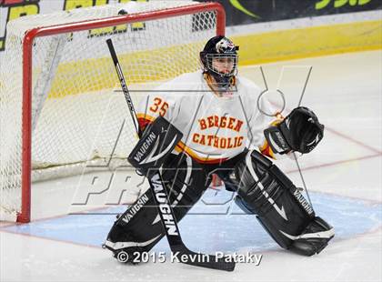 Thumbnail 2 in Seton Hall Prep vs. Bergen Catholic (Notre Dame New Year's Invitational Consolation) photogallery.