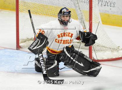 Thumbnail 1 in Seton Hall Prep vs. Bergen Catholic (Notre Dame New Year's Invitational Consolation) photogallery.