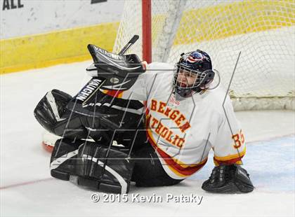 Thumbnail 3 in Seton Hall Prep vs. Bergen Catholic (Notre Dame New Year's Invitational Consolation) photogallery.