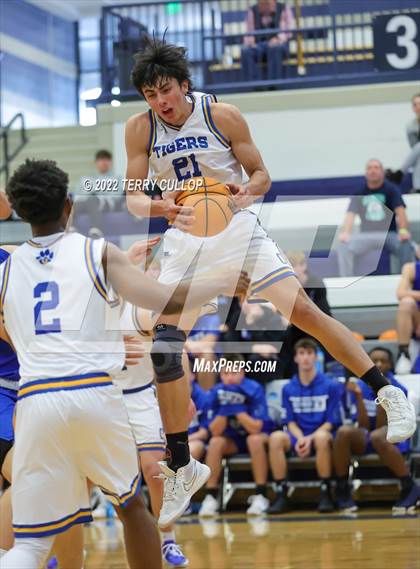 Thumbnail 2 in Fremont vs. Orem (Corner Canyon Tournament of Champions) photogallery.