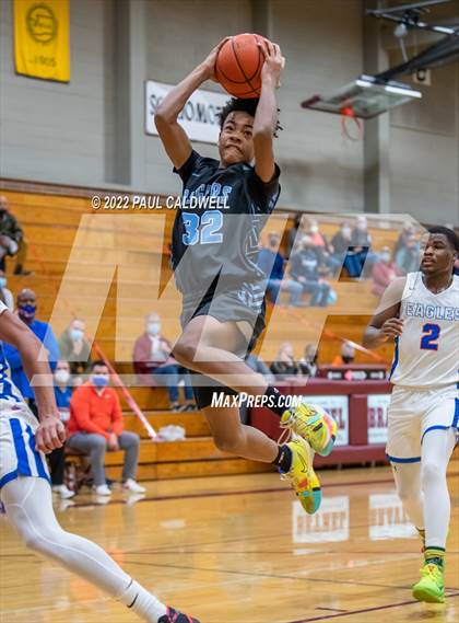 Thumbnail 2 in Rogers vs Graham-Kapowsin (SPSL 4A playoff) photogallery.