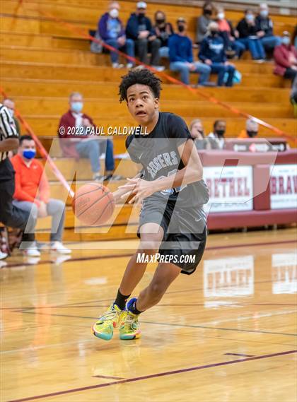 Thumbnail 3 in Rogers vs Graham-Kapowsin (SPSL 4A playoff) photogallery.