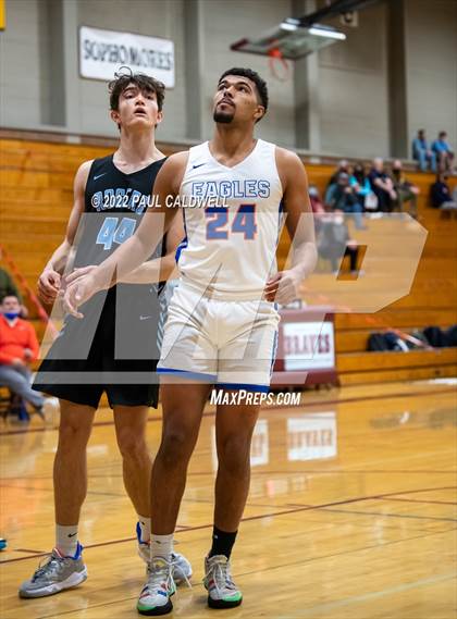 Thumbnail 3 in Rogers vs Graham-Kapowsin (SPSL 4A playoff) photogallery.