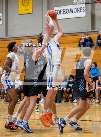 Thumbnail 2 in Rogers vs Graham-Kapowsin (SPSL 4A playoff) photogallery.