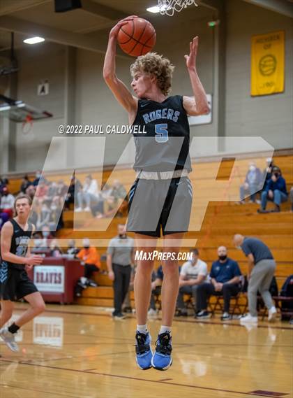 Thumbnail 3 in Rogers vs Graham-Kapowsin (SPSL 4A playoff) photogallery.