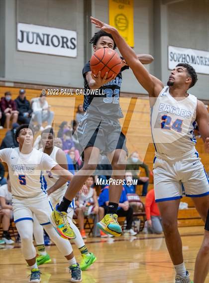 Thumbnail 2 in Rogers vs Graham-Kapowsin (SPSL 4A playoff) photogallery.