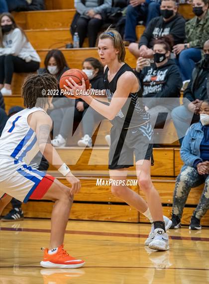 Thumbnail 2 in Rogers vs Graham-Kapowsin (SPSL 4A playoff) photogallery.