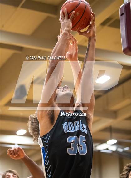 Thumbnail 3 in Rogers vs Graham-Kapowsin (SPSL 4A playoff) photogallery.